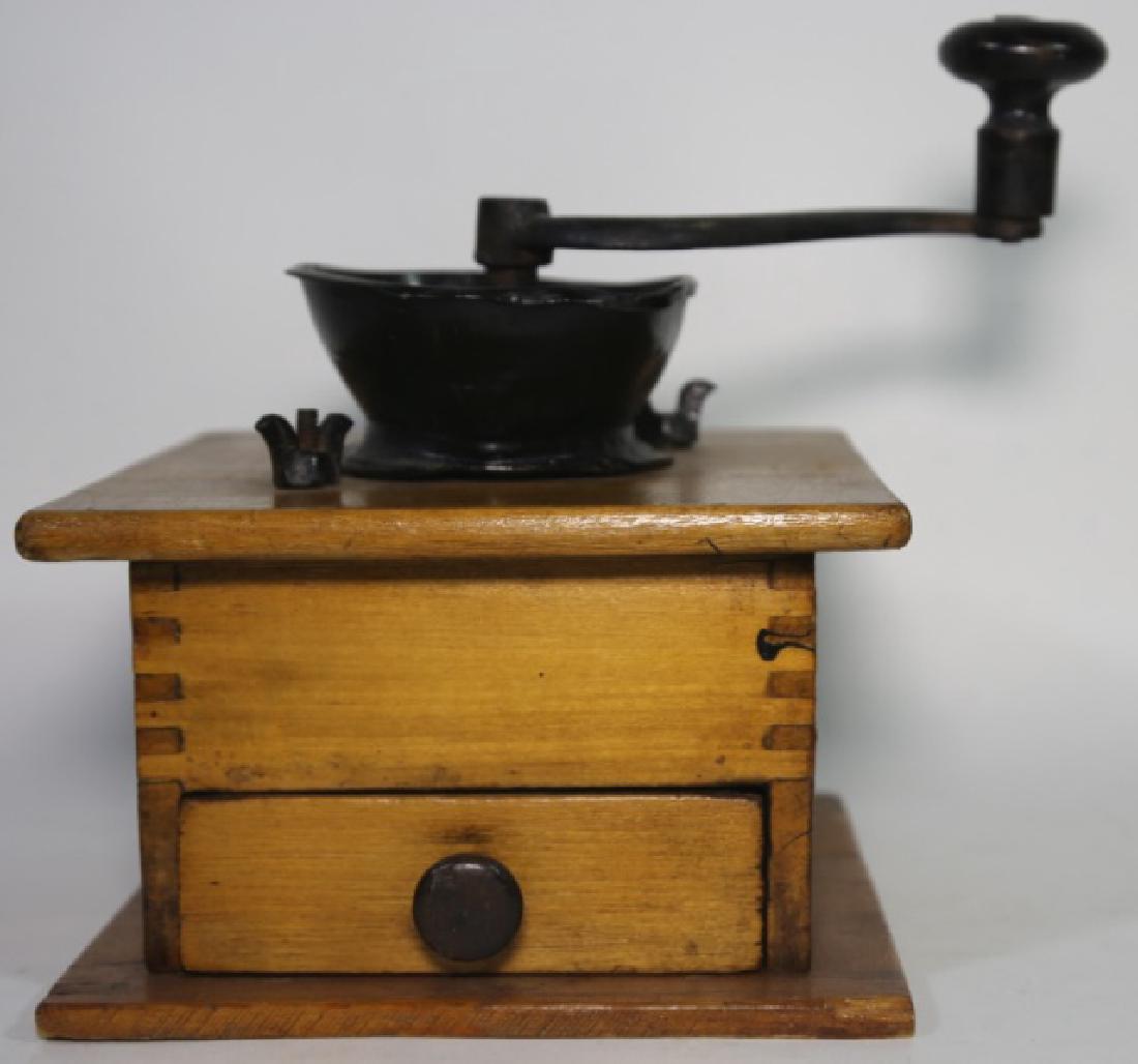 ANTIQUE SOUTHERN PRIMITIVE COFFEE GRINDER: ANTIQUE SOUTHERN PRIMITIVE COFFEE GRINDER 10 X 9.5"