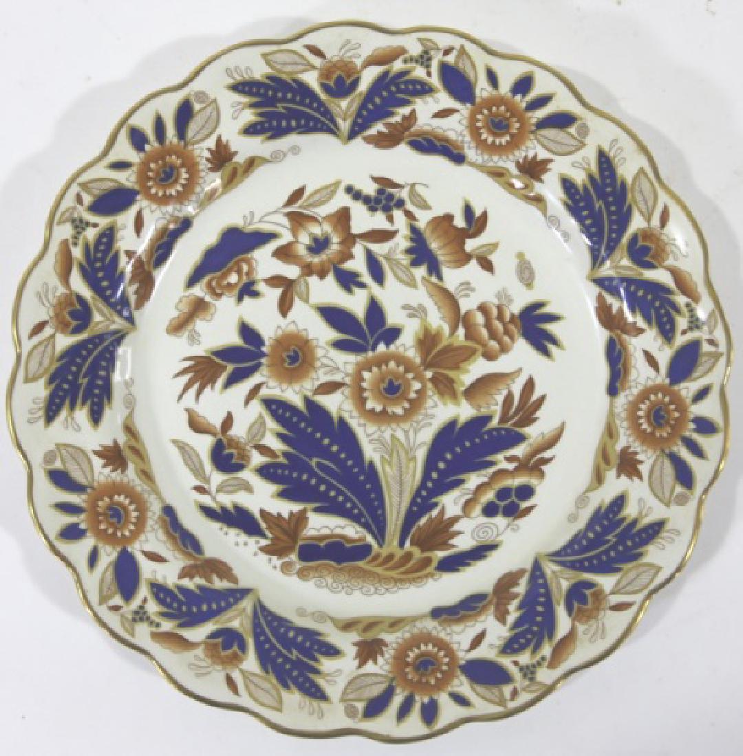 BOOTHS ENGLISH ANTIQUE IMARI SCALOPPED PLATE: BOOTHS ENGLISH ANTIQUE IMARI SCALOPPED PLATE 10.5"