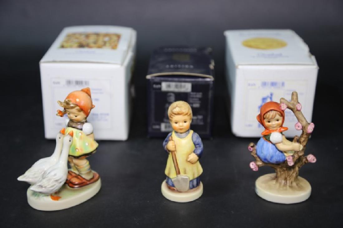 GOEBEL HUMMEL FIGURINE GROUPING: GOEBEL HUMMEL FIGURINE GROUPING