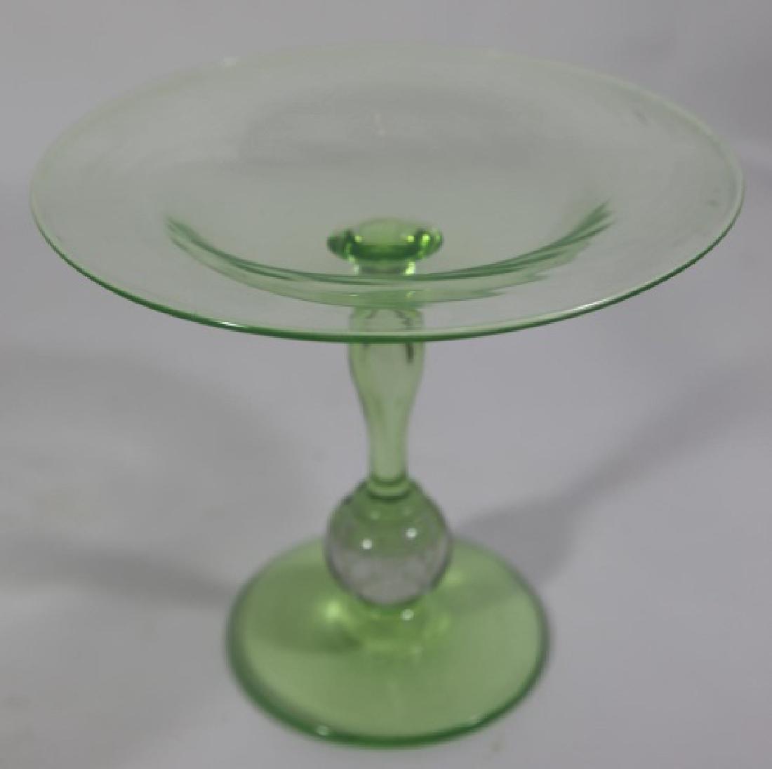 PAIRPOINT ARTGLASS EMERALD CONTROLLED COMPOTE: PAIRPOINT ARTGLASS EMERALD GREEN CONTROLLED COMPOTE