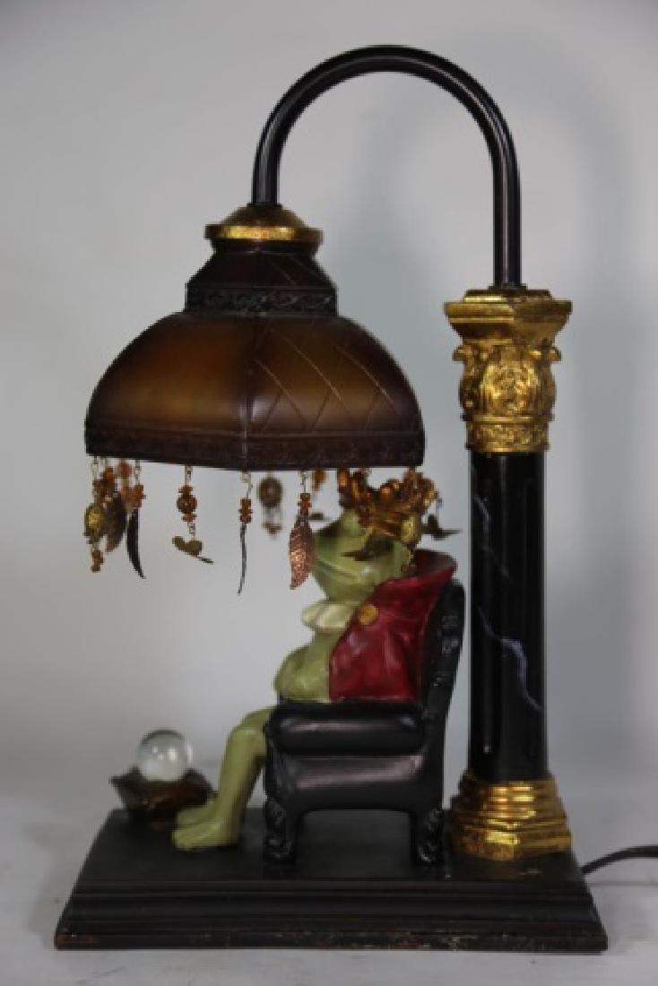 FINE DECORATIVE FROG KING LAMP: FINE DECORATIVE FROG KING LAMP 15 x 9"