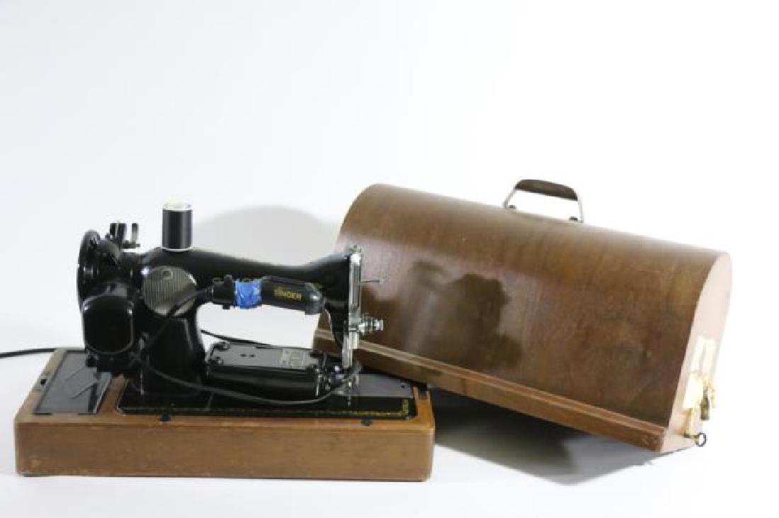 SINGER ANTIQUE CASED SEWING MACHINE (1 of 5)