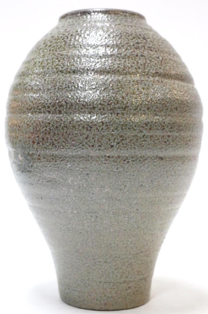 RICHARD KALE VALE NC POTTERY VASE: RICHARD KALE VALE NC POTTERY VASE 10.5 X 7"