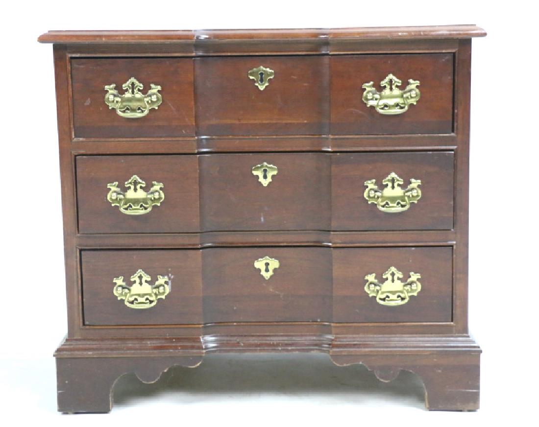 PENNSYLVANIA HOUSE CHEST OF DRAWERS (1 of 6)