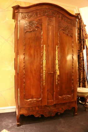 Vintage Armoires & Wardrobes for Sale & Antique Armoires & Wardrobes Vintage Armoires & Wardrobes for Sale & Antique Armoires & Wardrobes