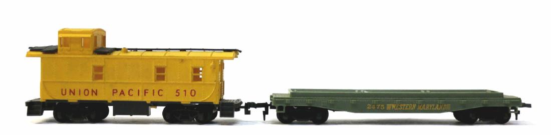 HO CABOOSE AND FLAT BED CAR PAIRING: HO CABOOSE AND FLAT BED CAR PAIRING