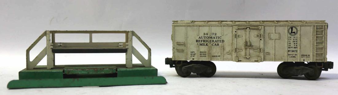 LIONEL OPERATING  MILK CAR 3472 AND PLATFORM (1 of 5)