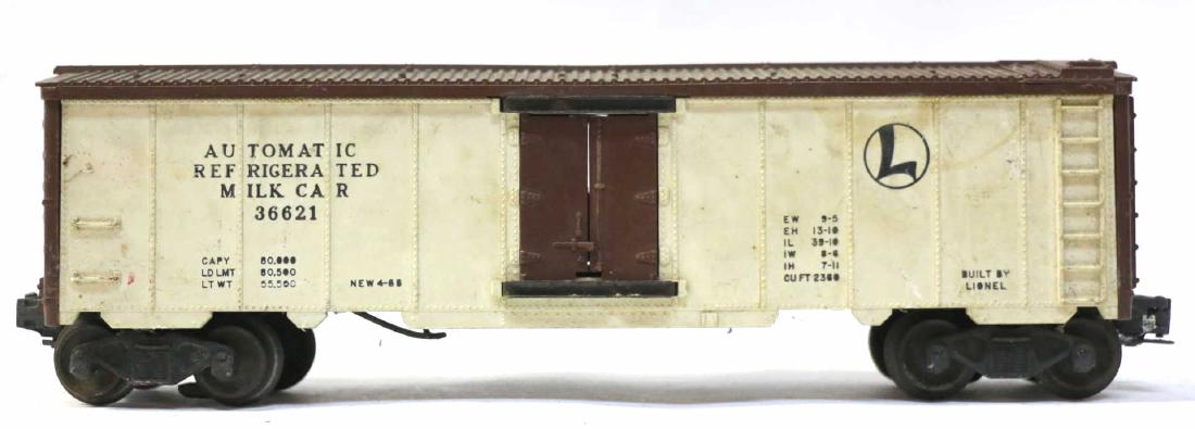 LIONEL MECHANICAL MILK CAR 36621 (1 of 3)