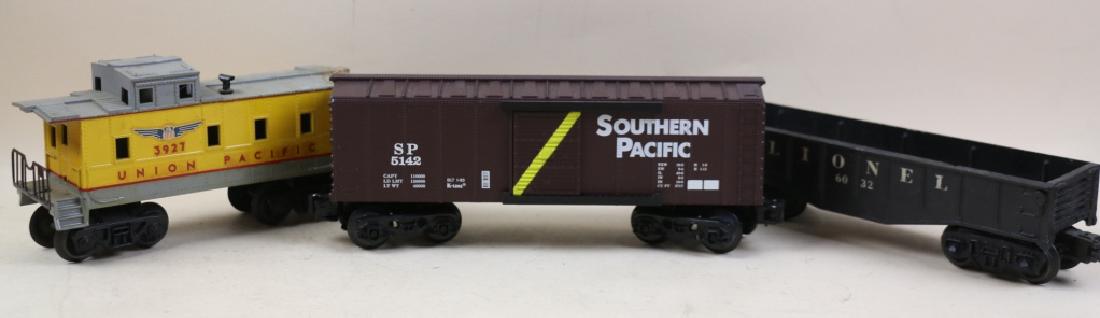 LIONEL LOT OF (3) INCL. BOXCAR, CABOOSE, FLATCAR: O SCALE LIONEL LOT OF (3) INCL. SOUTHERN PACIFIC BOXCAR SP 5142, UNION PACIFIC CABOOSE 3927, LIONEL FLATCAR 6032