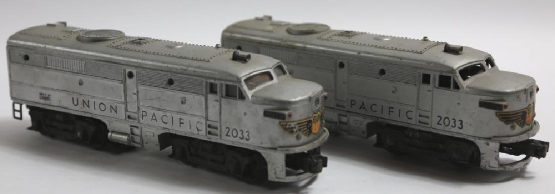 LIONEL UNION PACIFIC 2033 TWIN DIESEL ENGINE SET (1 of 4)