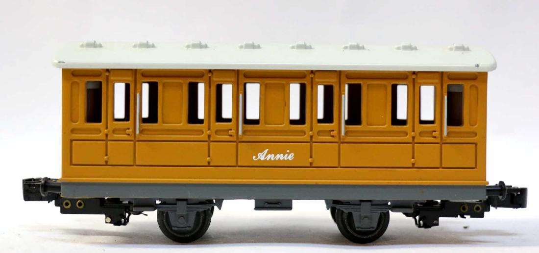 thomas the tank engine passenger cars