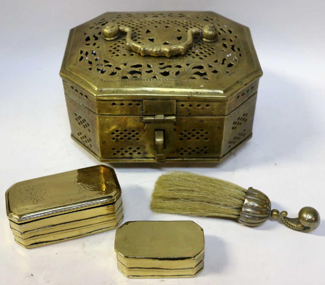 ENGLISH ANTIQUE BRASS GROUPING: ENGLISH ANTIQUE BRASS GROUPING