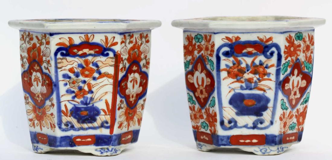 JAPANESE ANTIQUE IMARI PLANTERS: JAPANESE ANTIQUE IMARI PLANTERS