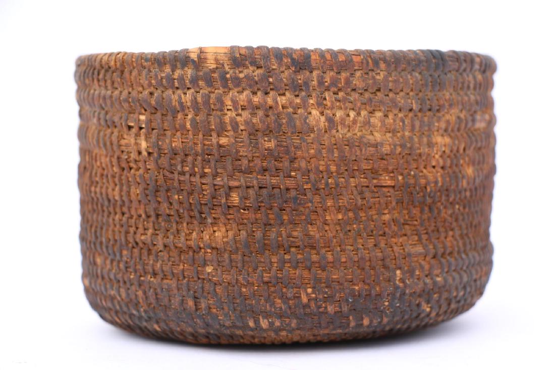 AMERCIAN ANTIQUE NATIVE AMERICAN BASKET: AMERCIAN ANTIQUE NATIVE AMERICAN BASKET