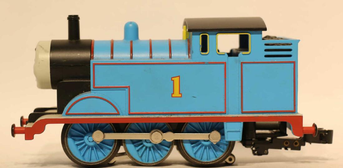 LIONEL THOMAS THE TANK ENGINE TRAIN ENGINE: LIONEL O-GAUGE TRAIN ENGINE WITH MOVING EYES