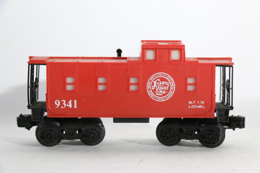 LIONEL ATLANTIC COAST LINE CABOOSE 9341: LIONEL ATLANTIC COAST LINE CABOOSE 9341