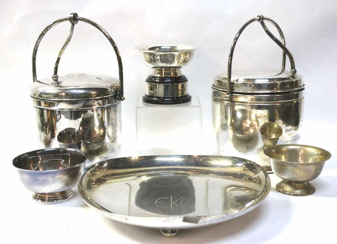 FINE SILVERPLATE TROPHY GROUPING: FINE SILVERPLATE GROUPING