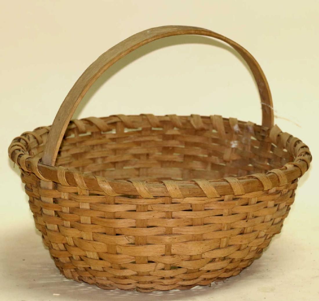 AMERICAN SOUTHERN ANTIQUE GATHERING BASKET (1 of 3)