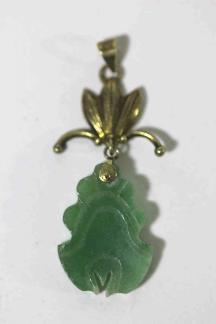 CHINESE GOLD & SPINACH CARVED JADE PENDANT (1 of 7)