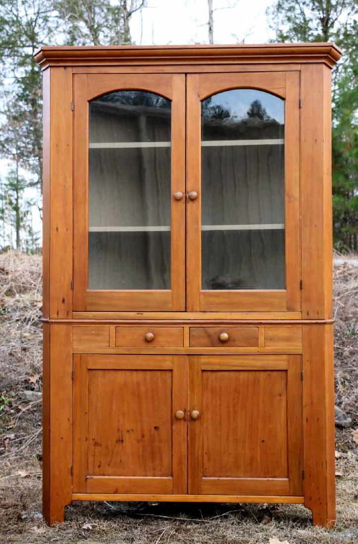 AMERICAN SOUTHERN ANTIQUE CORNER CUPBOARD (1 of 8)