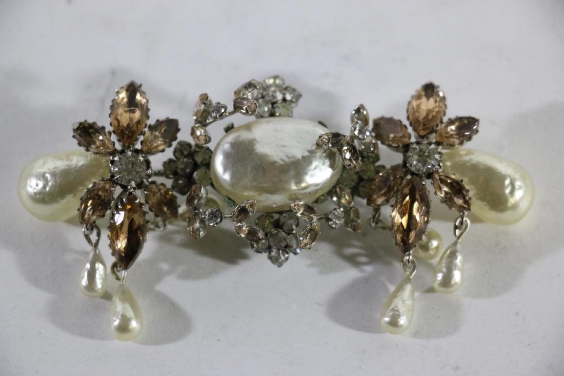 VINTAGE SCHREINER NEW YORK SIGNED BROOCH: VINTAGE SCHREINER NEW YORK SIGNED BROOCH APPROXIMATELY 4" LONG1.75" WIDE