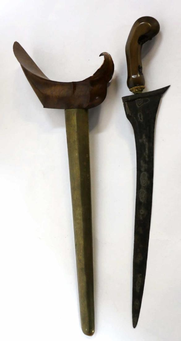 INDONESIAN ANTIQUE DAMASCUS KRIS DAGGER / SHEATH (1 of 8)