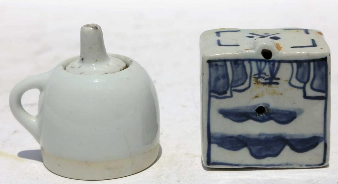 KOREAN ANTIQUE WATER POTS: PAIR OF KOREAN ANTIQUE WATER POTS, LARGEST APPROX. 3 INCHES HIGH
