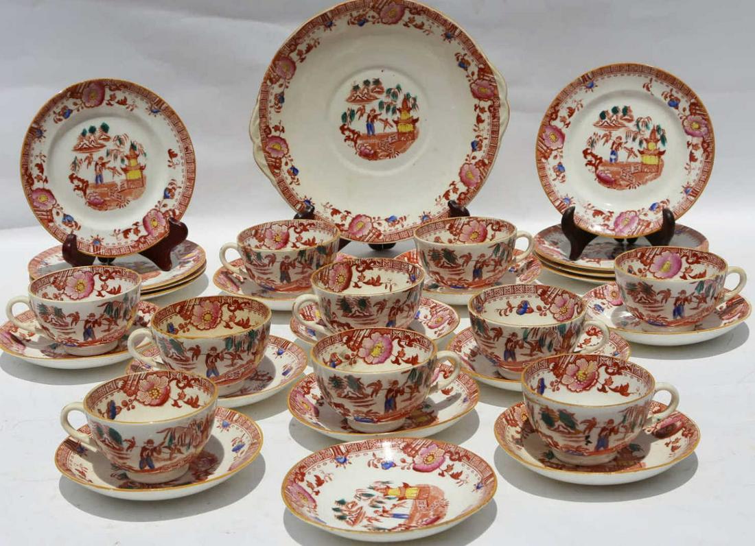 ENGLISH ANTIQUE PORCELAIN SERVICE GROUPING: ENGLISH ANTIQUE PORCELAIN SERVICE GROUPING