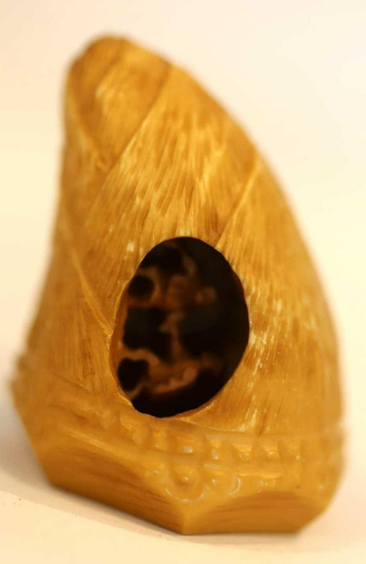 JAPANESE ANTIQUE HAND CARVED NETSUKE: JAPANESE ANTIQUE HAND CARVED NETSUKE