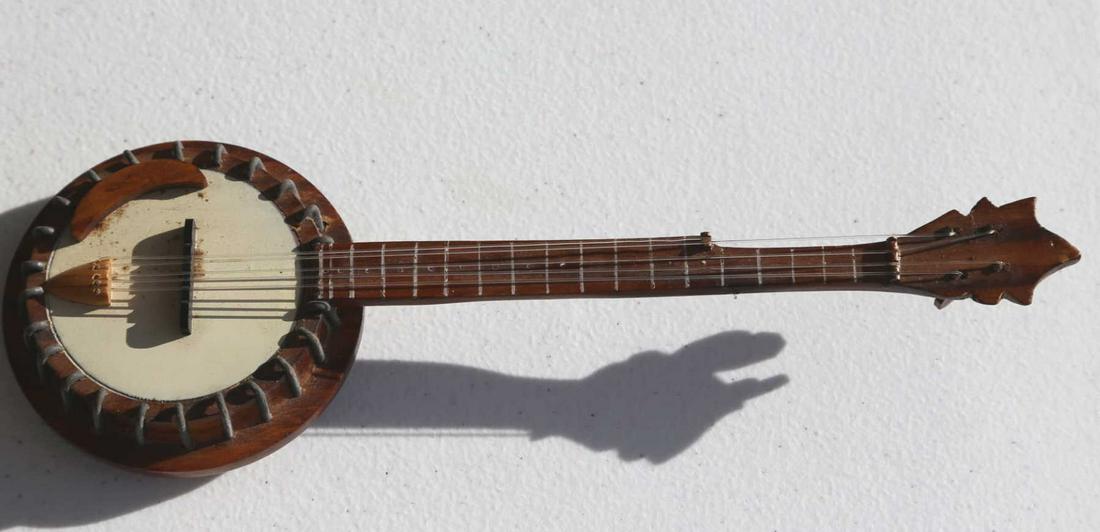MINIATURE BANJO: MINIATURE BANJO