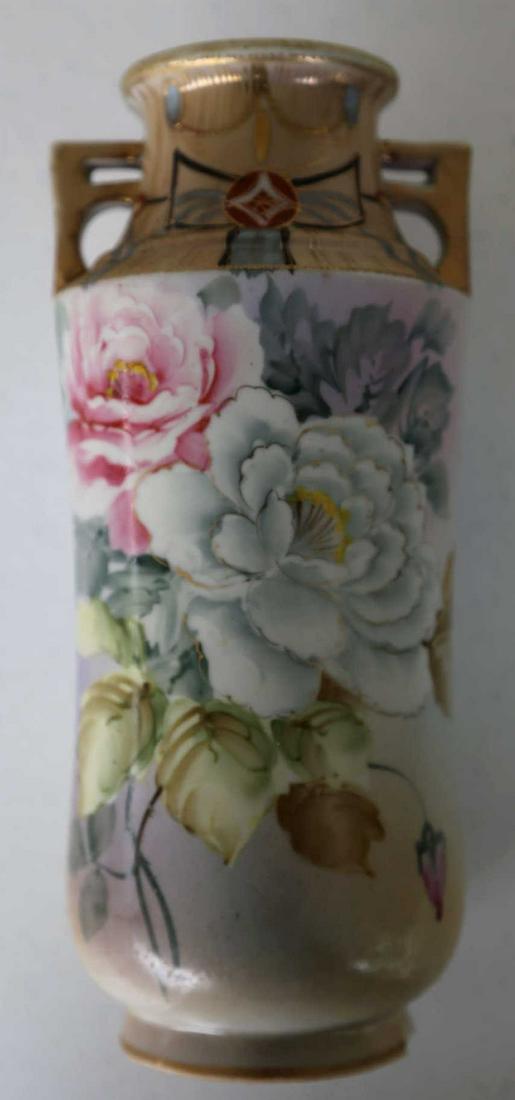 NIPPON JAPANESE HAND PAINTED TWIN HANDE VASE: NIPPON JAPANESE HAND PAINTED TWIN HANDE VASE