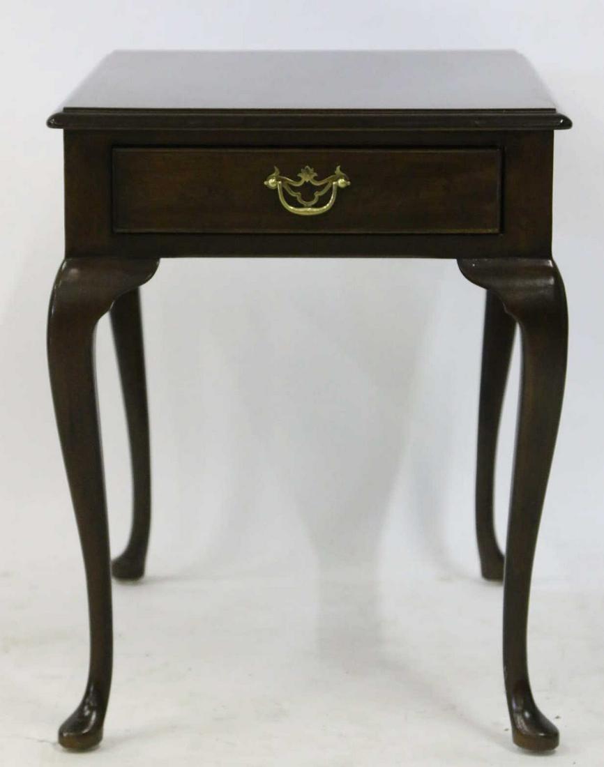 HENREDON MAHOGANY QUEEN ANNE SIDE TABLE: HENREDON MAHOGANY QUEEN ANNE SIDE TABLE