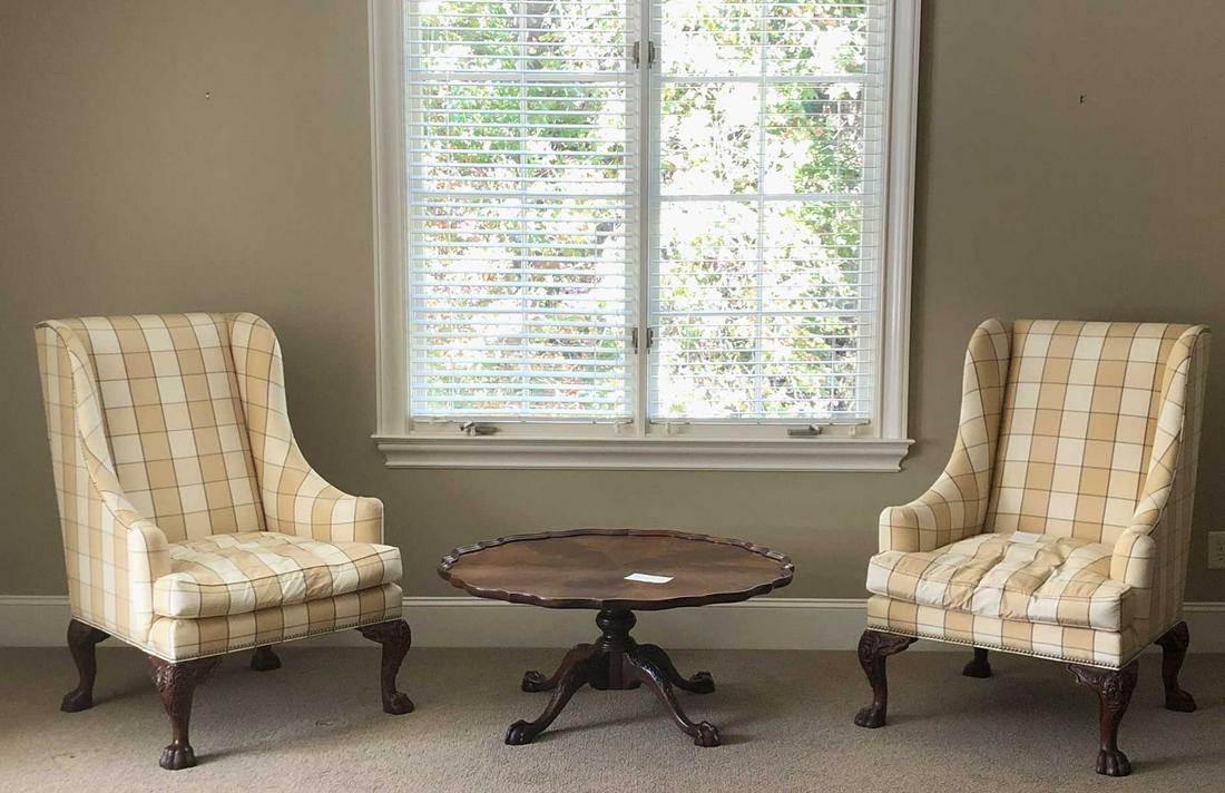 HENREDON FINE CHIPPENDALE MAHOGANY CENTER TABLE: HENREDON FINE CHIPPENDALE MAHOGANY CENTER TABLE