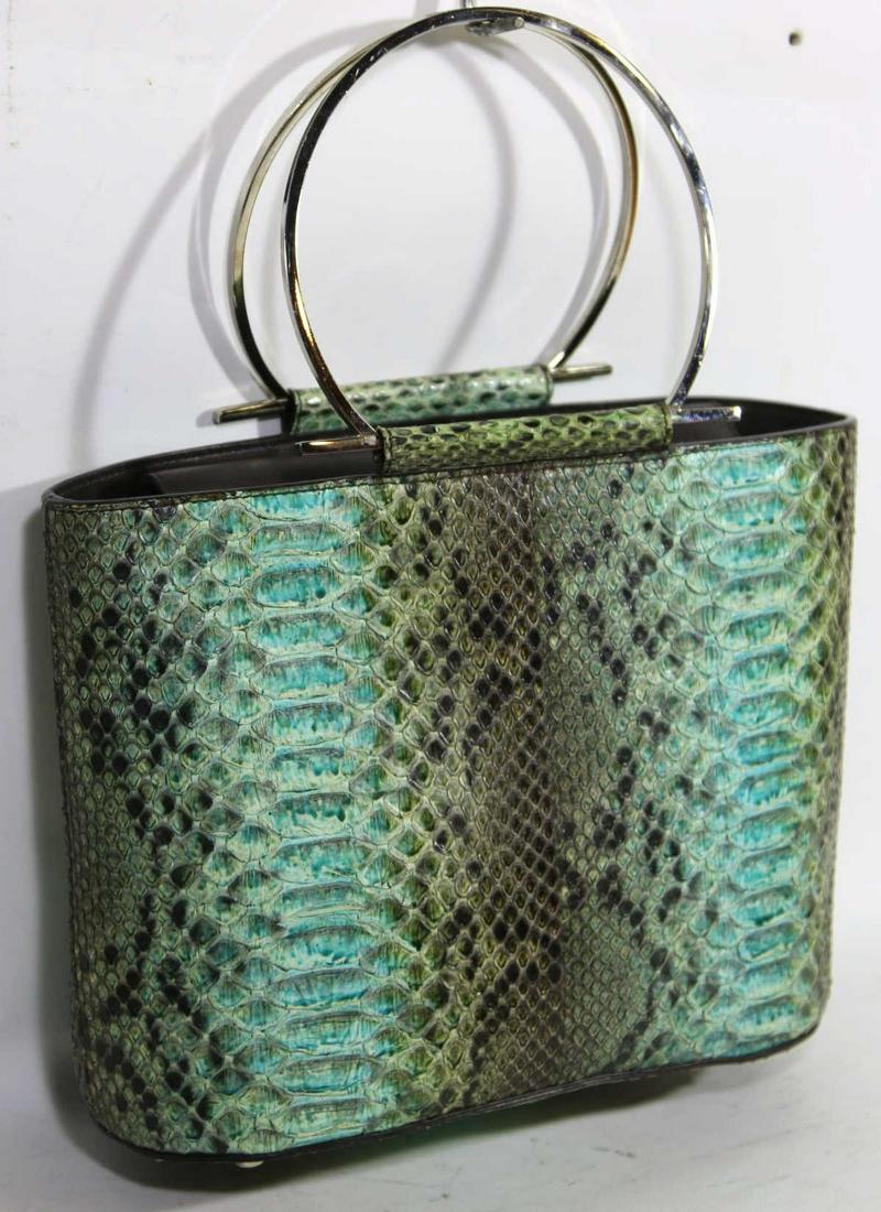 ITALIAN SALVATORE FERRAGAMO LADIES BAG: ITALIAN SALVATORE FERRAGAMO LADIES HAND BAG