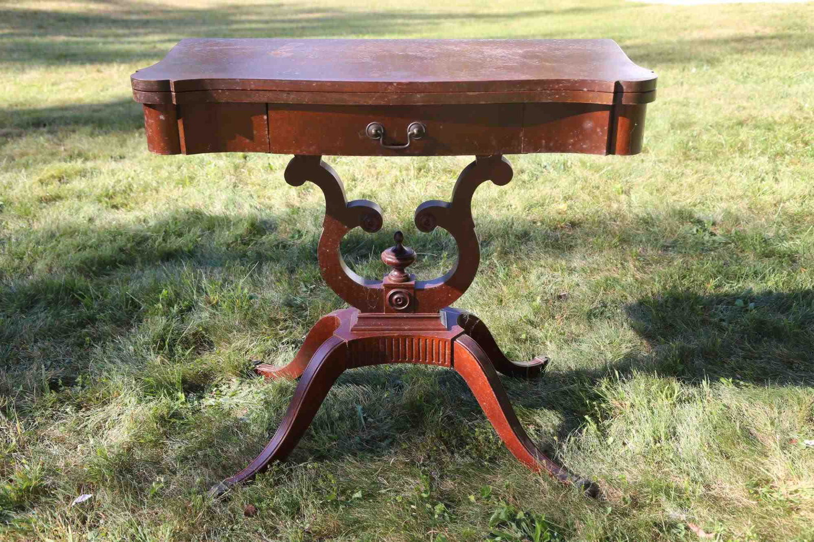 MAHOGANY DUNCAN PHYPF LYRE FORM GAME TABLE: MAHOGANY DUNCAN PHYPF LYRE FORM GAME TABLE