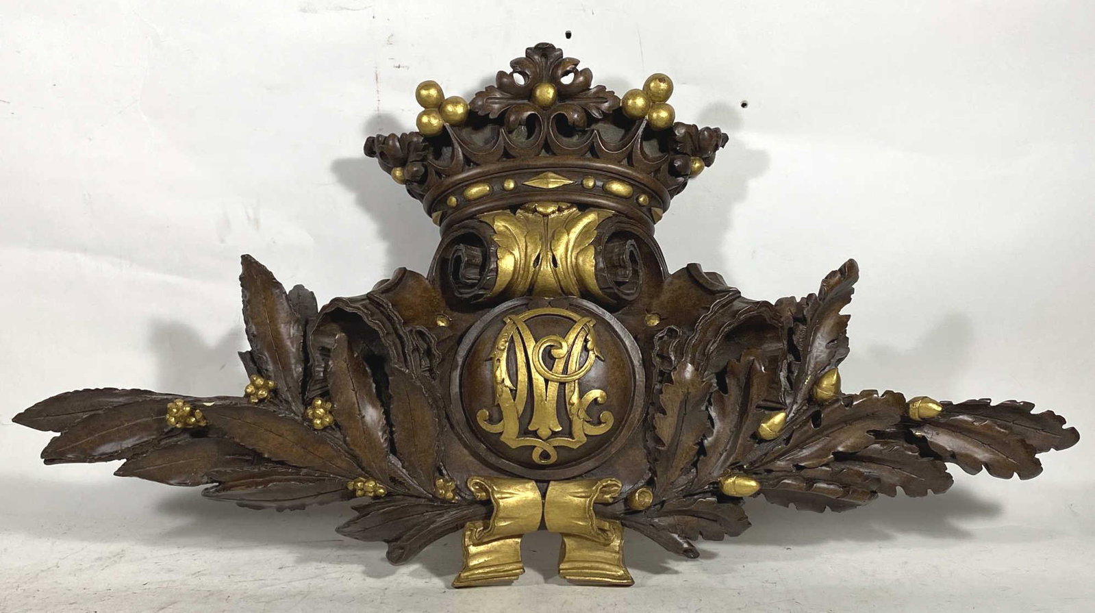 HAND CARVED MONOGRAMMED ARCHITECTURAL ELEMENT: HAND CARVED MONOGRAMMED ARCHITECTURAL ELEMENT