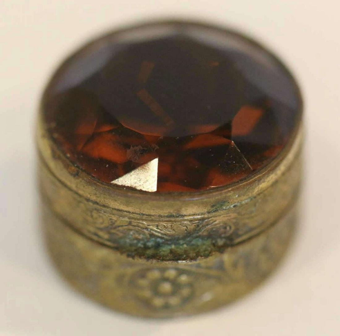 GARNET JEWELED PILL BOX: GARNET JEWELED PILL BOX