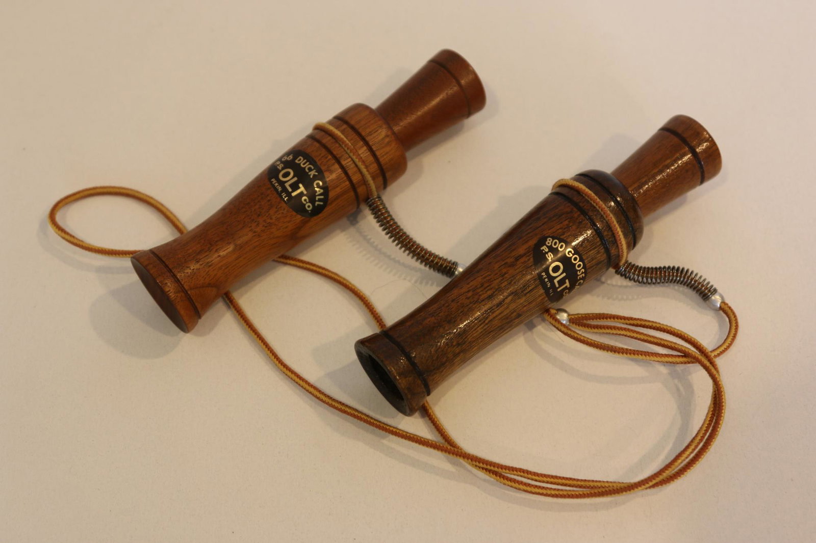 OLT VINTAGE WOODEN DOUBLE 800 GOOSE 66 DUCK CALLS: OLT VINTAGE WOODEN DOUBLE 800 GOOSE 66 DUCK CALLS