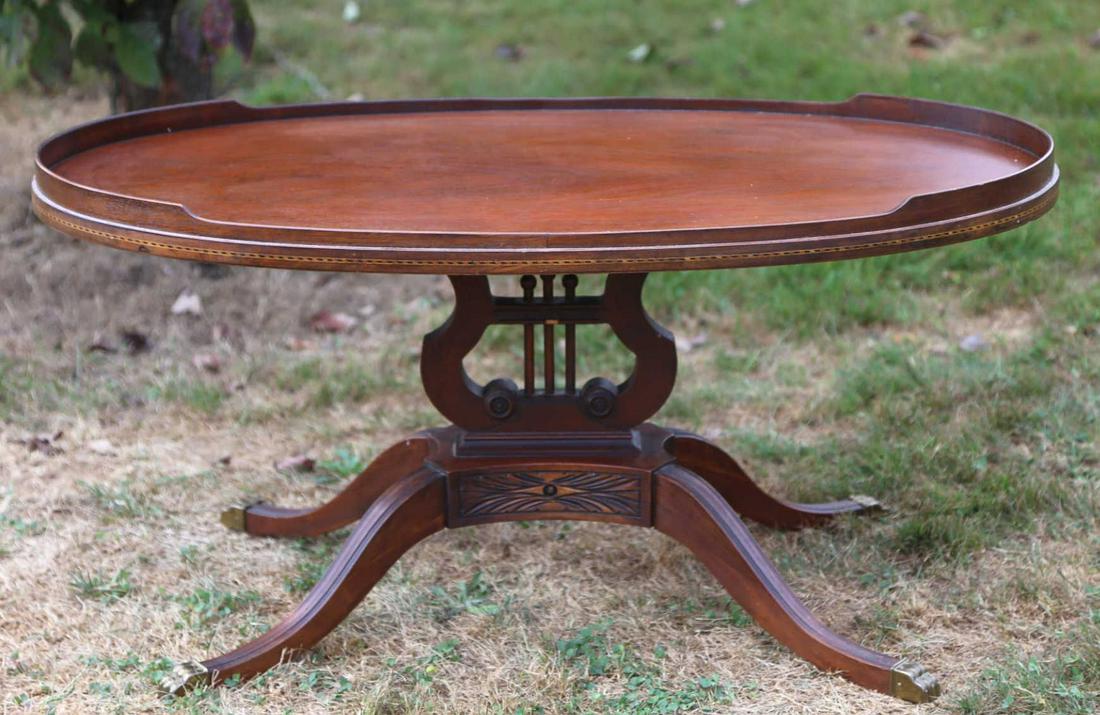 DUNCAN PHYFE INLAID MAHOGANY COFFEE TABLE: DUNCAN PHYFE INLAID MAHOGANY COFFEE TABLE