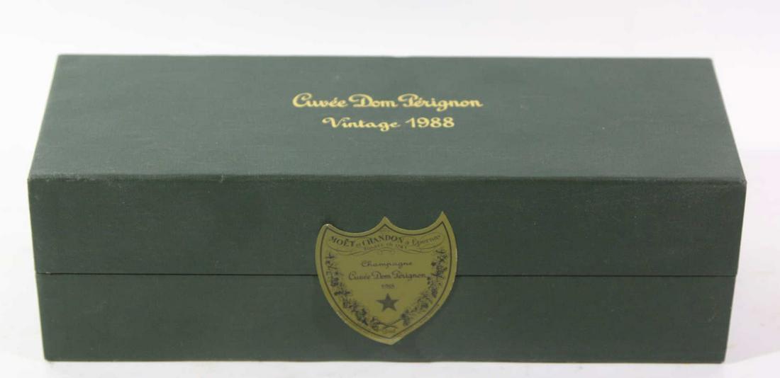 DOM PERIGNON 1988 CHAMPAGNE UNOPENED IN PRES BOX: DOM PERIGNON1988 CHAMPAGNE IN UNOPENED PRESENTAION CASE