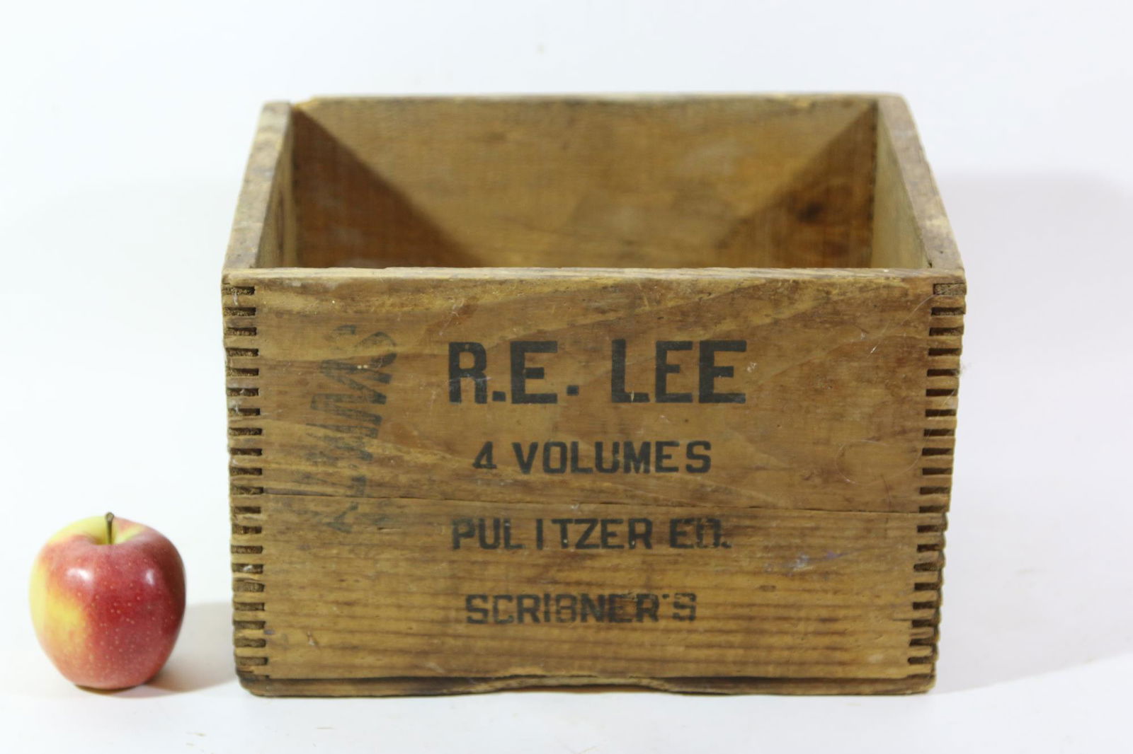 R.E.LEE PRIMITIVE ANTIQUE CRATE BOX: R.E.LEE PRIMITIVE ANTIQUE CRATE BOX