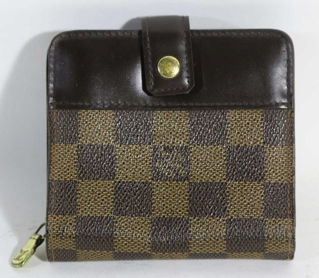 LOUIS VUITTON WALLET (1 of 9)