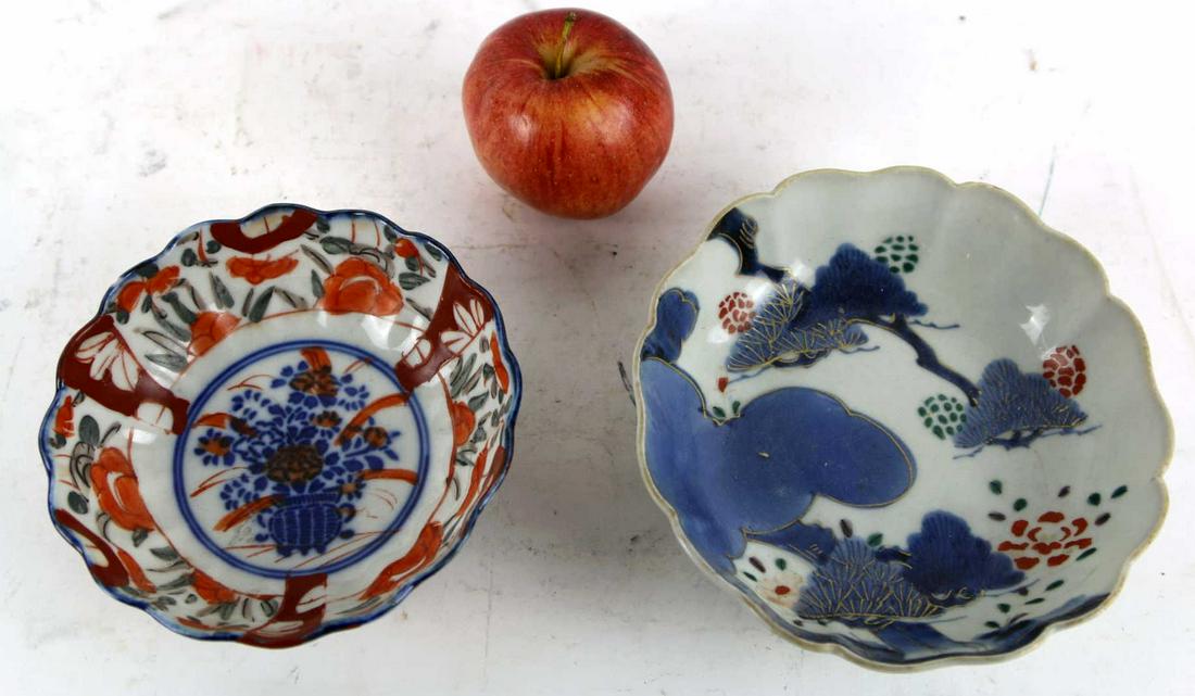 JAPANESE ANTIQUE IMARI LOW BOWL PAIRING: JAPANESE ANTIQUE LOW BOWL PAIRING