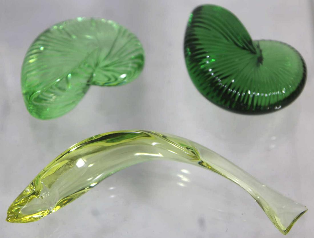 BACARAT FRENCH ARTGLASS SIGNED SEASHELLS & FISH: BACARAT FRENCH ARTGLASS SIGNED SEASHELLS & FISH