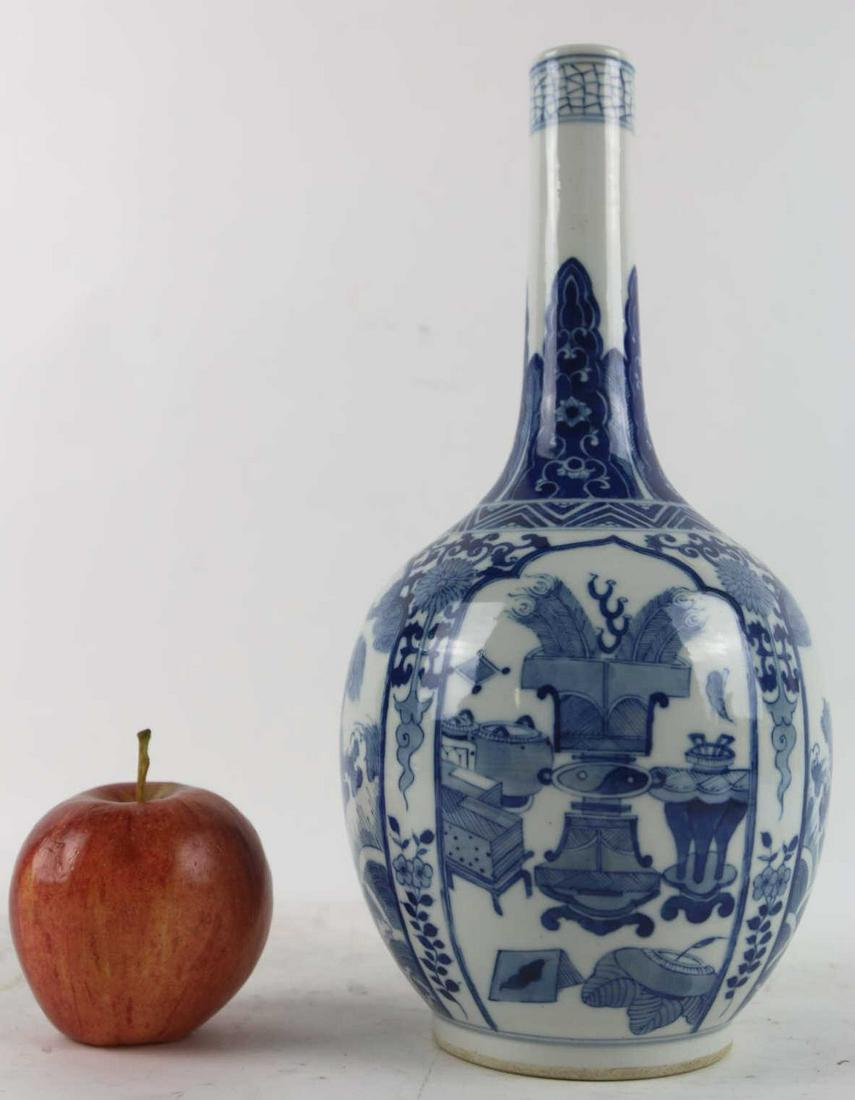 CHINESE ANTIQUE BOTTLE VASE: CHINESE ANTIQUE BOTTLE VASE