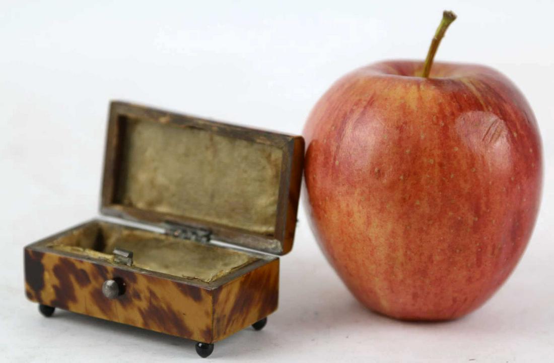 ENGLISH ANTIQUE SILVER MOUNTED TORTOISE BOX: ENGLISH ANTIQUE SILVER MOUNTED TORTOISE BOX