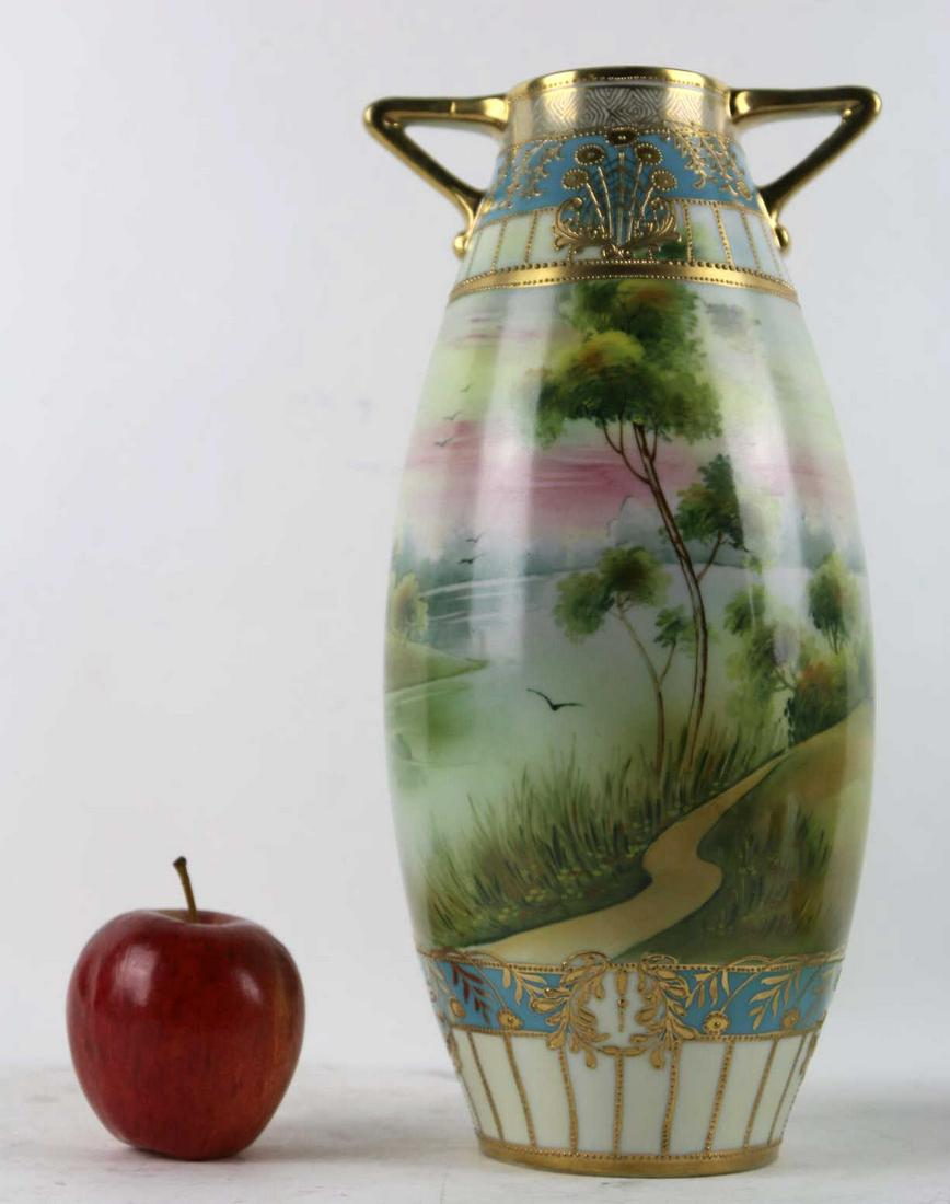 JAPANESE 12" GREEN WREATH MARK TWIN HANDLED VASE: JAPANESE GREEN WREATH MARK TWIN HANDLED VASE