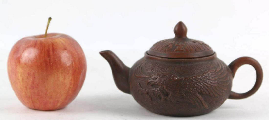 CHINESE ANTIQUE WATER POT: CHINESE ANTIQUE WATER POT Height 3 Width 6 Unit in