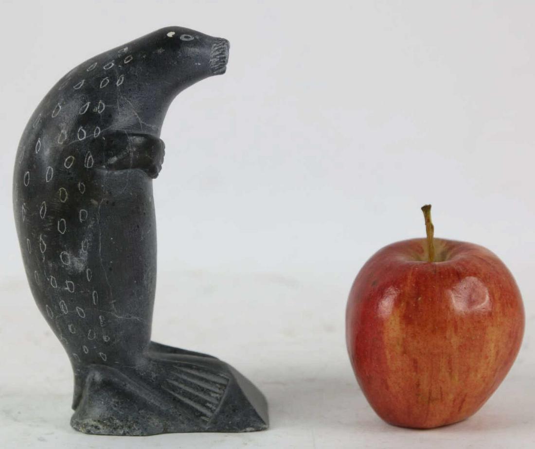 VINTAGE INUIT WALRUS CARVING: VINTAGE INUIT WALRUS CARVING Height 6 Unit in