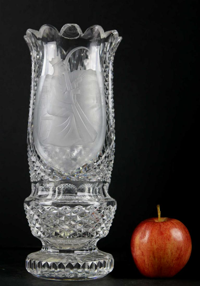 WATERFORD MASTER SERIES (THOMAS COOK) 1976 VASE: WATERFORD MASTER SERIES (THOMAS COOK) 1976 VASE Height 11 Width 5